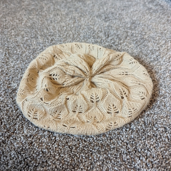 Women's Beige Charlotte Russe Lightweight Slouch Hat - Picture 2 of 3